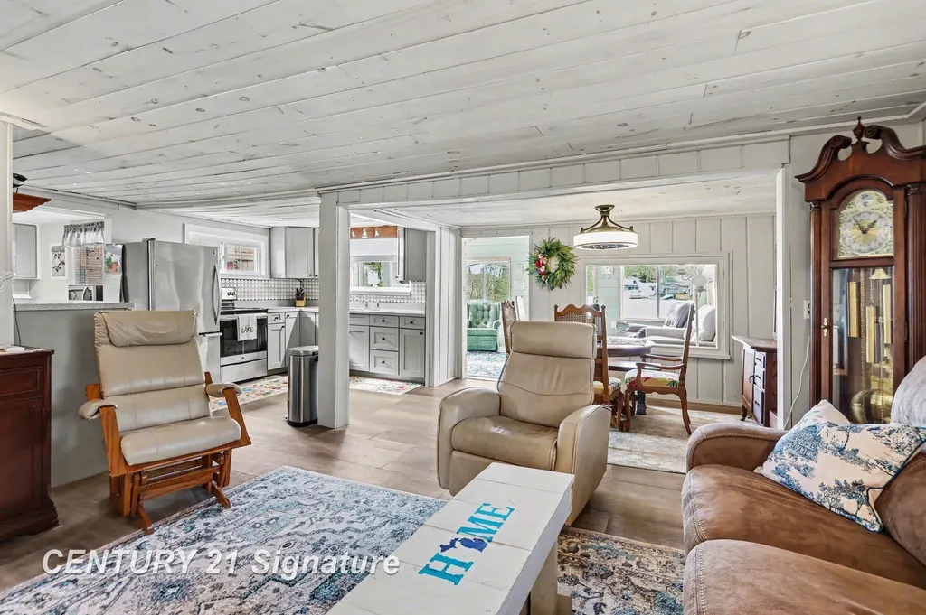 152 Hilda Drive Surrey Township MI 48622