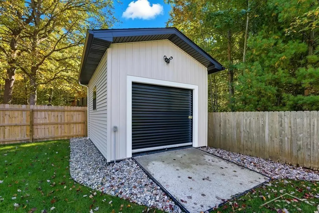 3910 Plumtree Lane Midland City MI 48642