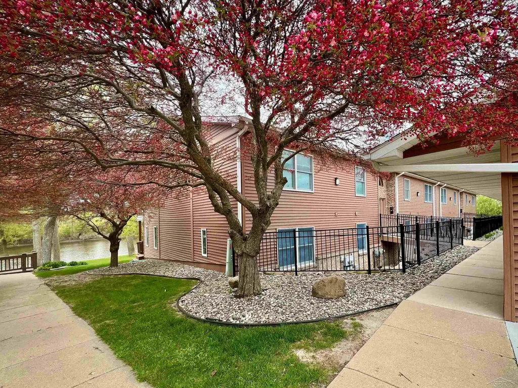 8233 Midland Road Tittabawassee Township MI 48623