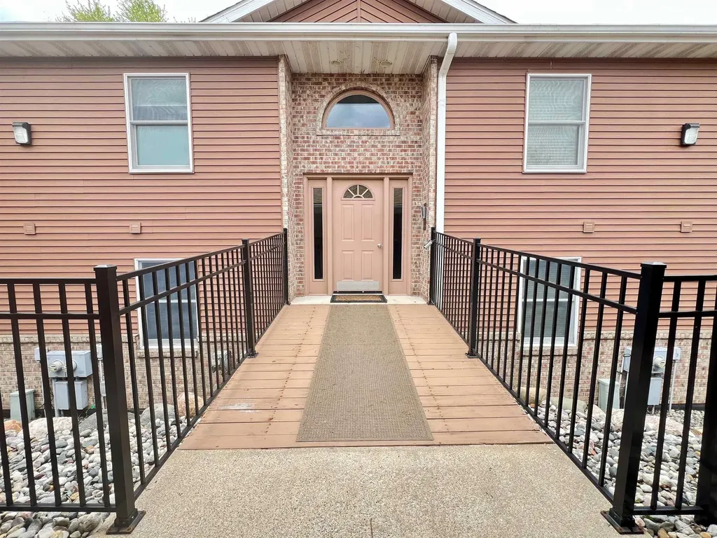 8233 Midland Road Tittabawassee Township MI 48623