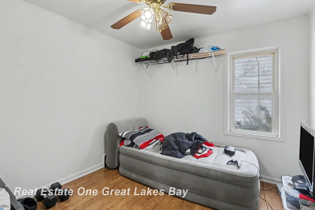 1943 Ottawa Street Saginaw City MI 48602