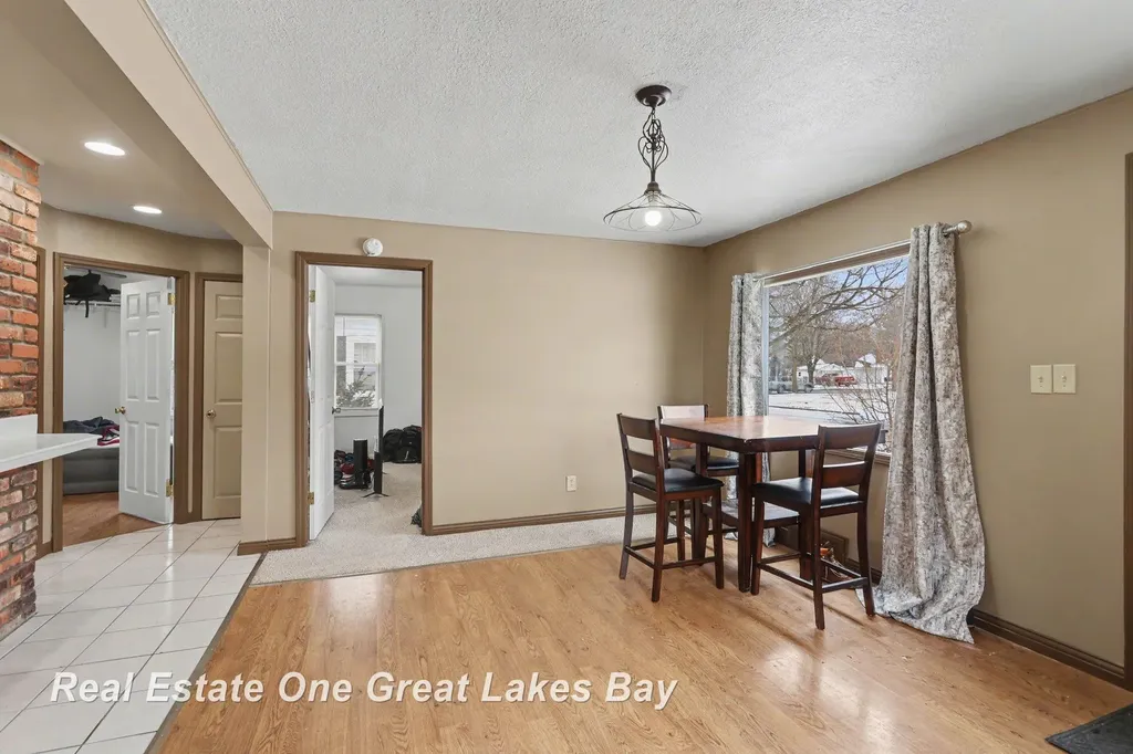 1943 Ottawa Street Saginaw City MI 48602