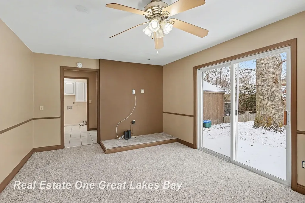 1943 Ottawa Street Saginaw City MI 48602