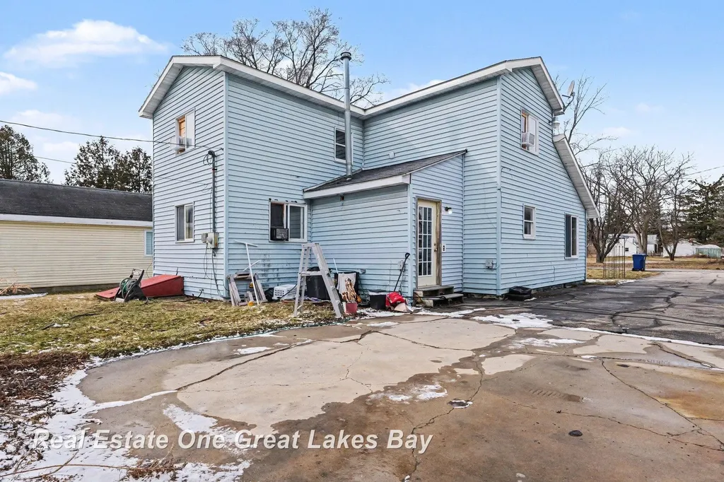 2216 Allison Street Buena Vista Charter Township MI 48601