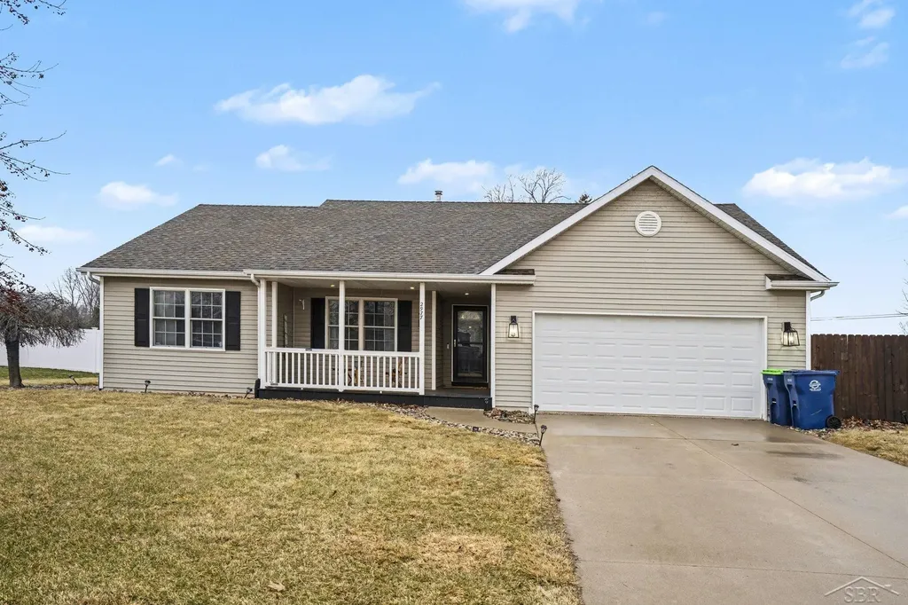 2977 Oaklawn Park Saginaw Charter Township MI 48603