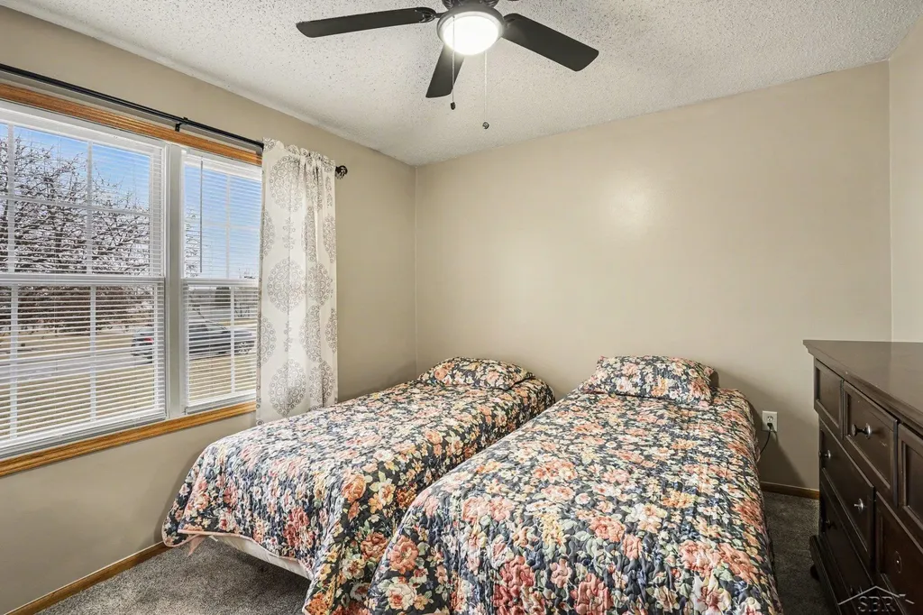 2977 Oaklawn Park Saginaw Charter Township MI 48603
