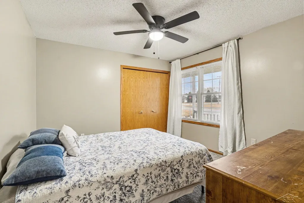 2977 Oaklawn Park Saginaw Charter Township MI 48603