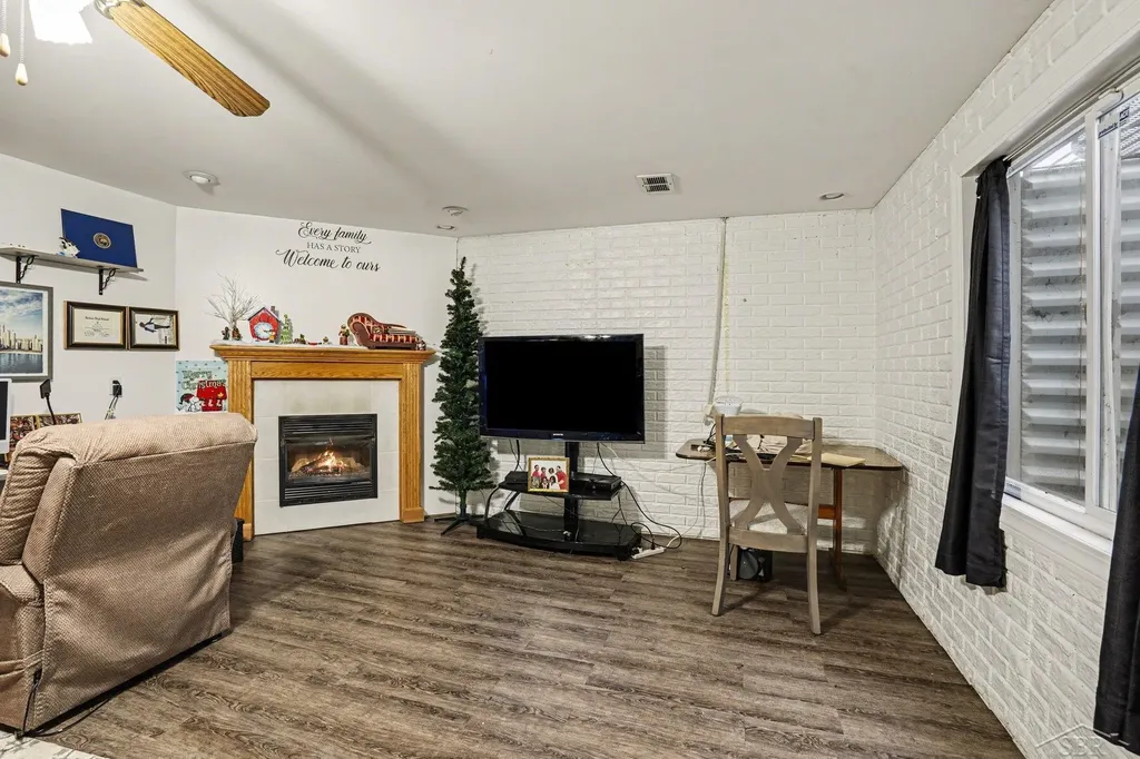 2977 Oaklawn Park Saginaw Charter Township MI 48603