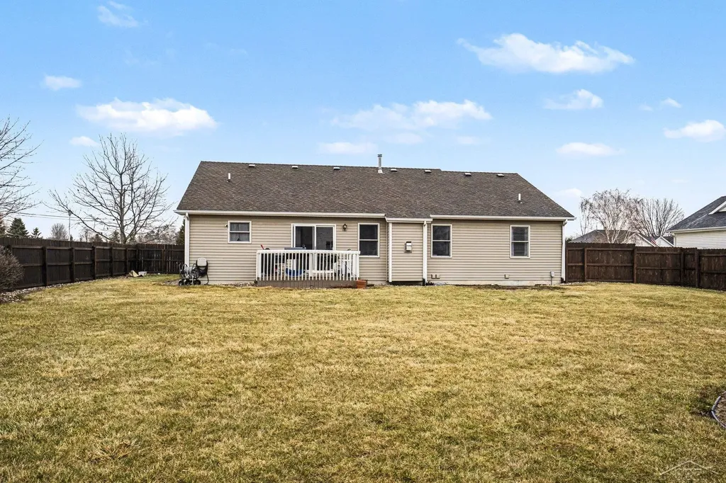 2977 Oaklawn Park Saginaw Charter Township MI 48603