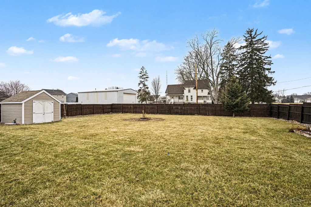 2977 Oaklawn Park Saginaw Charter Township MI 48603