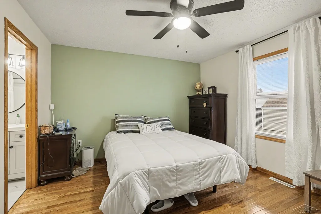 2977 Oaklawn Park Saginaw Charter Township MI 48603