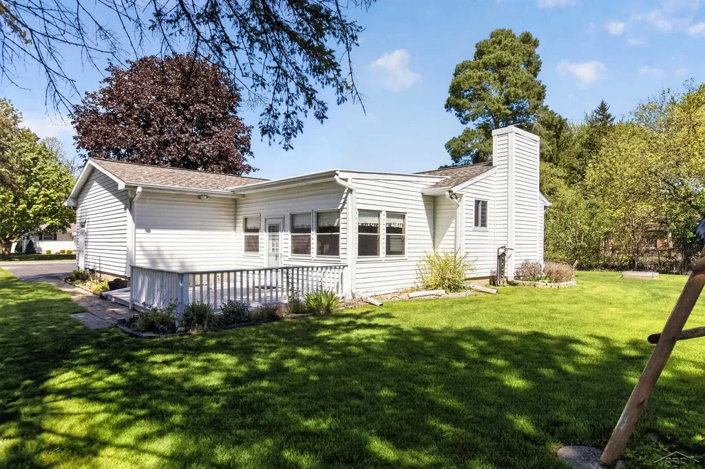 1323 Joseph Street Saginaw Charter Township MI 48638