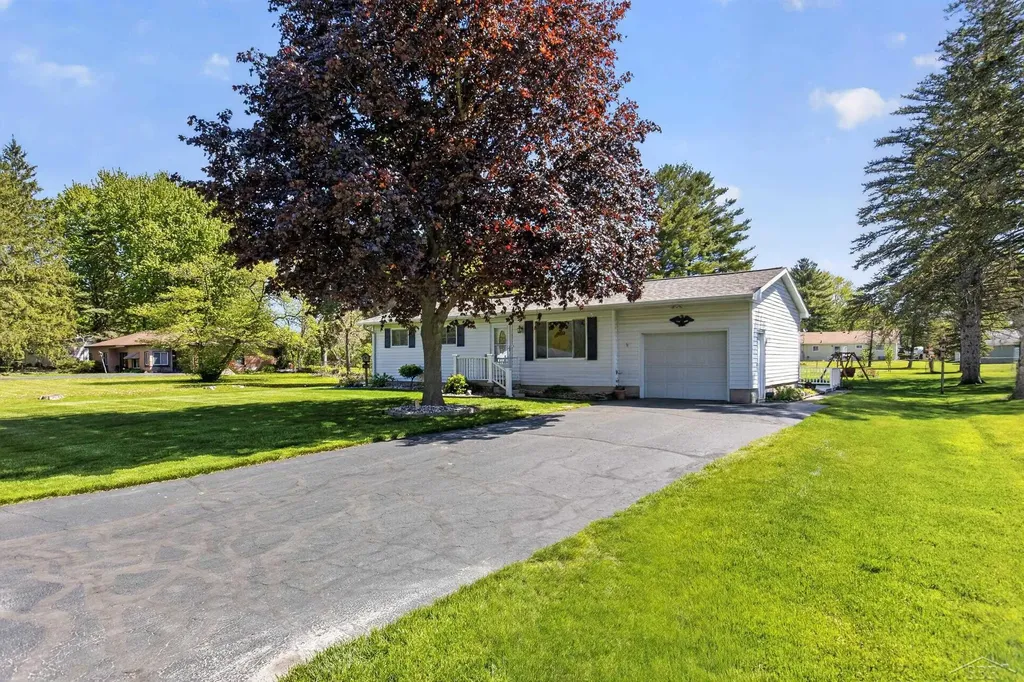 1323 Joseph Street Saginaw Charter Township MI 48638