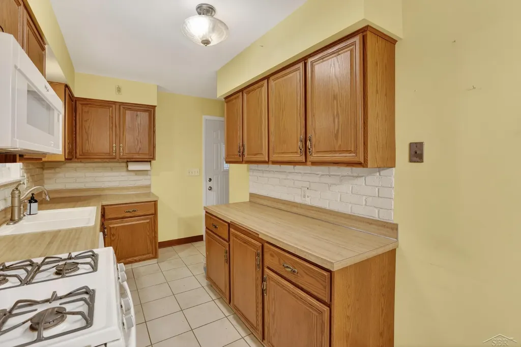 1323 Joseph Street Saginaw Charter Township MI 48638