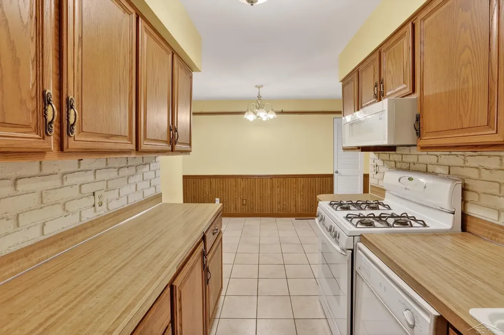 1323 Joseph Street Saginaw Charter Township MI 48638