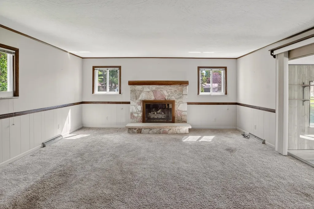 1323 Joseph Street Saginaw Charter Township MI 48638