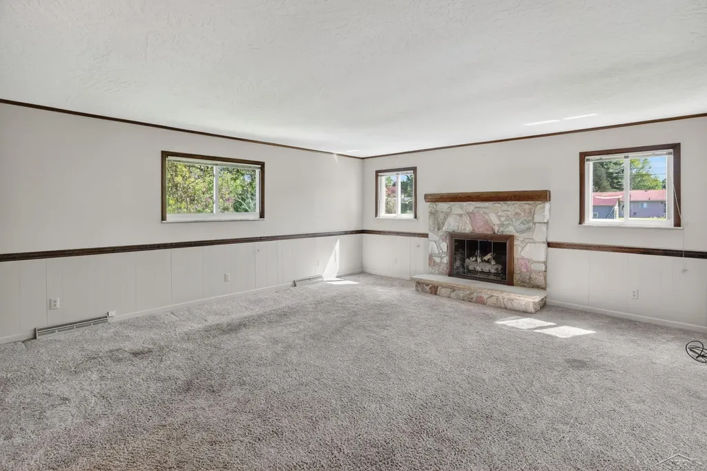 1323 Joseph Street Saginaw Charter Township MI 48638