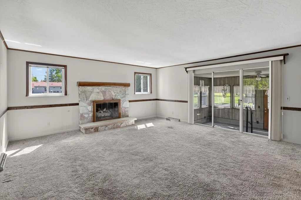 1323 Joseph Street Saginaw Charter Township MI 48638