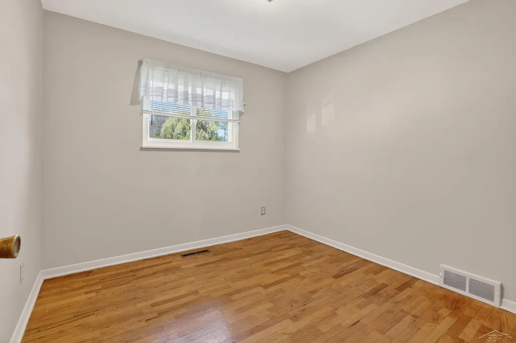 1323 Joseph Street Saginaw Charter Township MI 48638