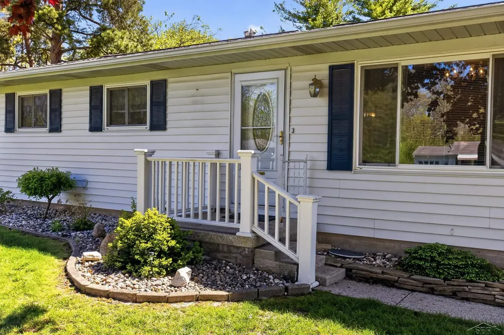 1323 Joseph Street Saginaw Charter Township MI 48638