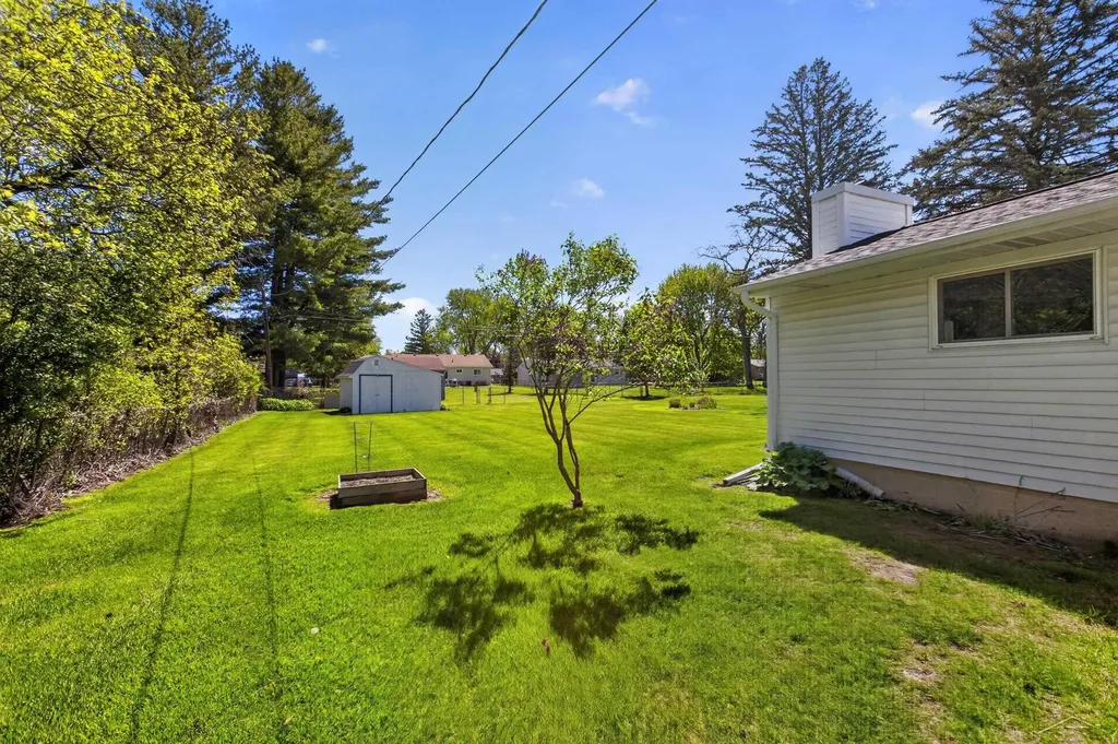 1323 Joseph Street Saginaw Charter Township MI 48638