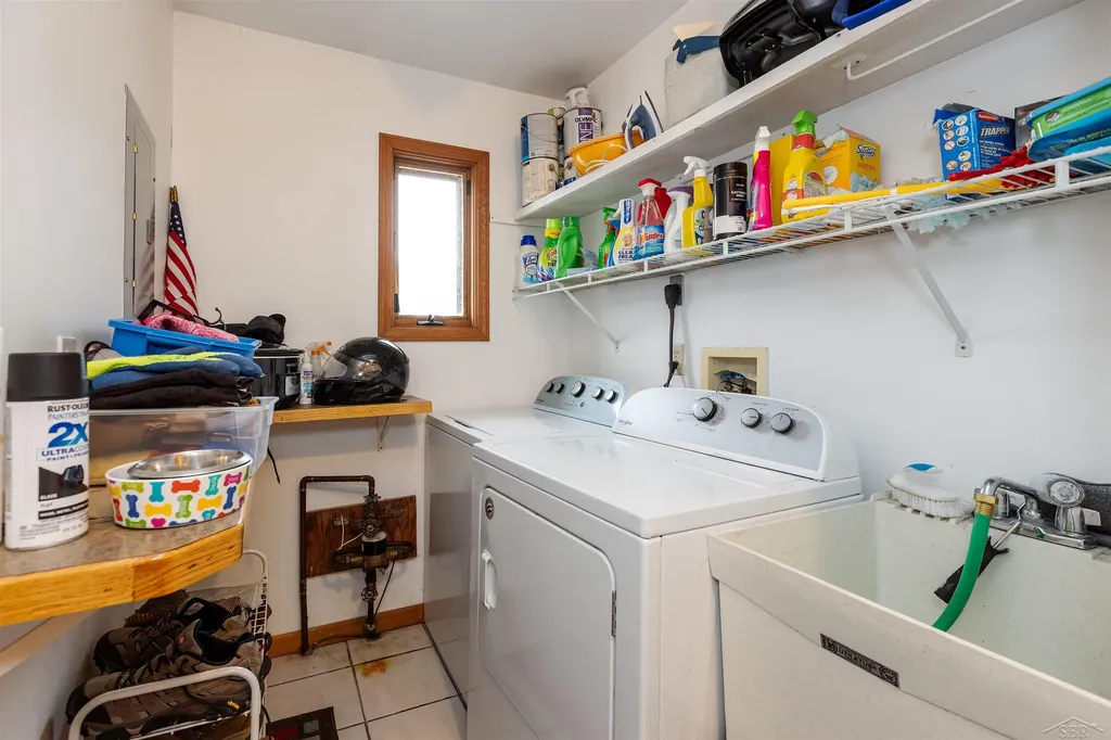 2043/2047 N Neiner Road Jerome Township MI 48657
