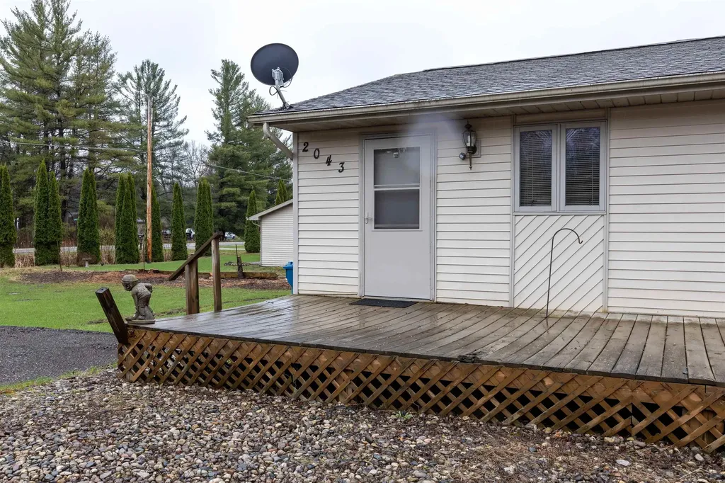 2043/2047 N Neiner Road Jerome Township MI 48657