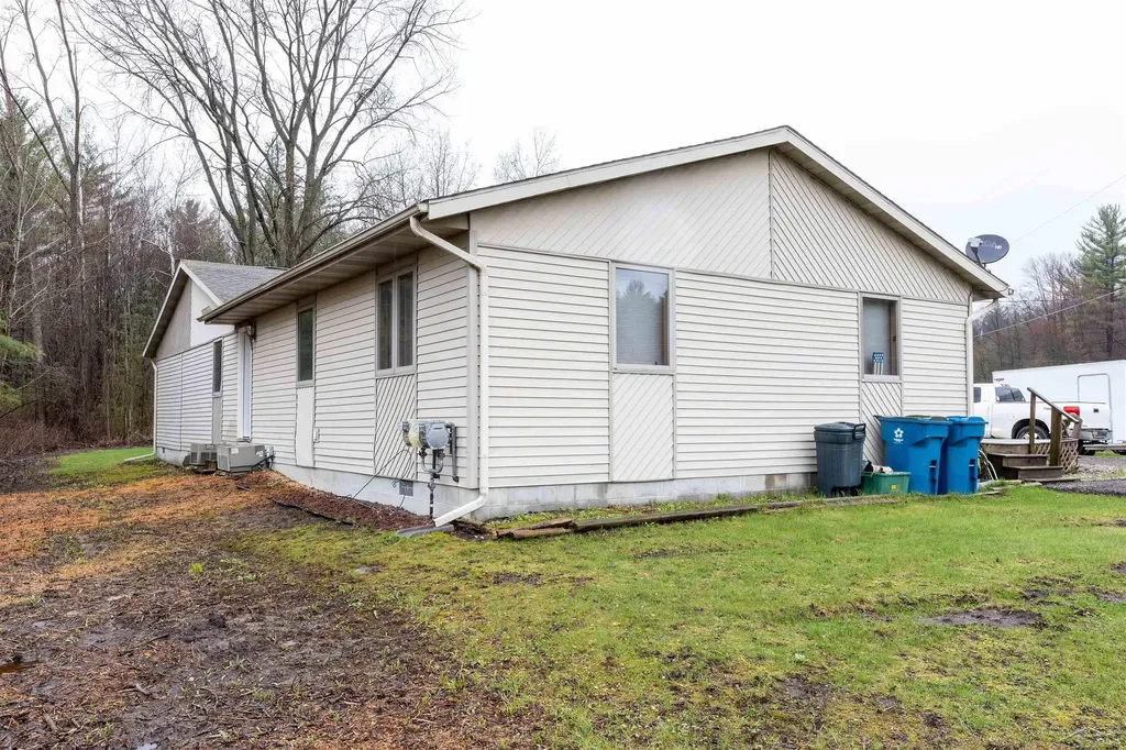 2043/2047 N Neiner Road Jerome Township MI 48657