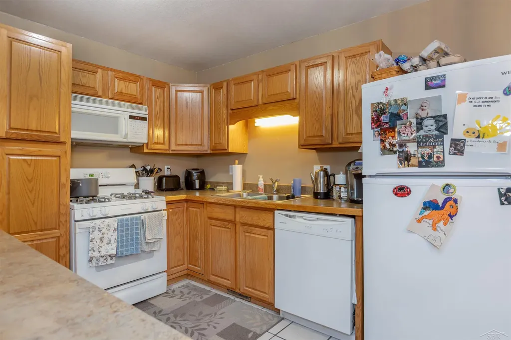 2043/2047 N Neiner Road Jerome Township MI 48657