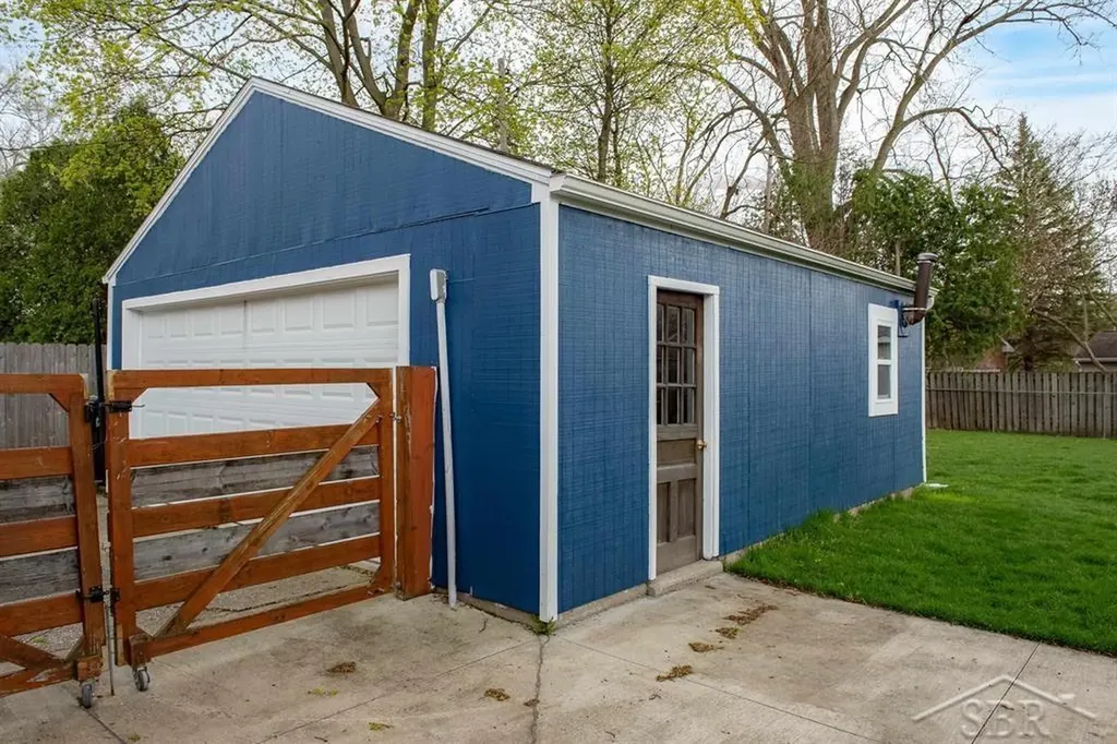 1310 Corrinne Street Midland City MI 48642