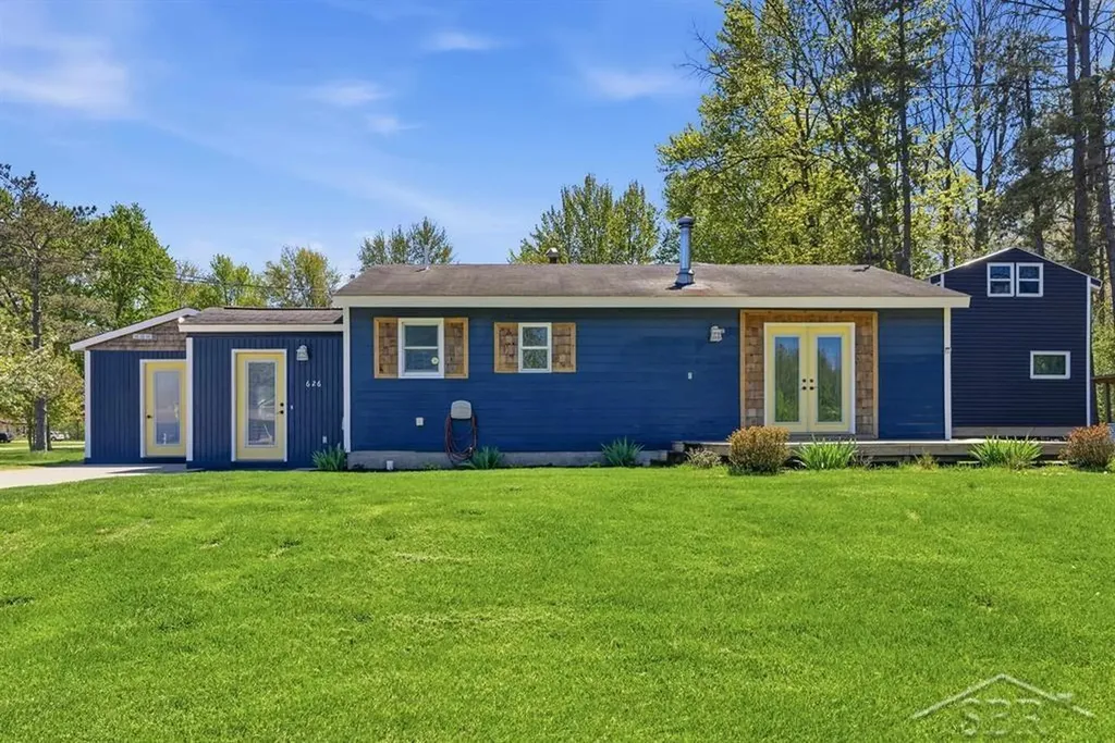 626 E Forestlawn Drive Homer Township MI 48640