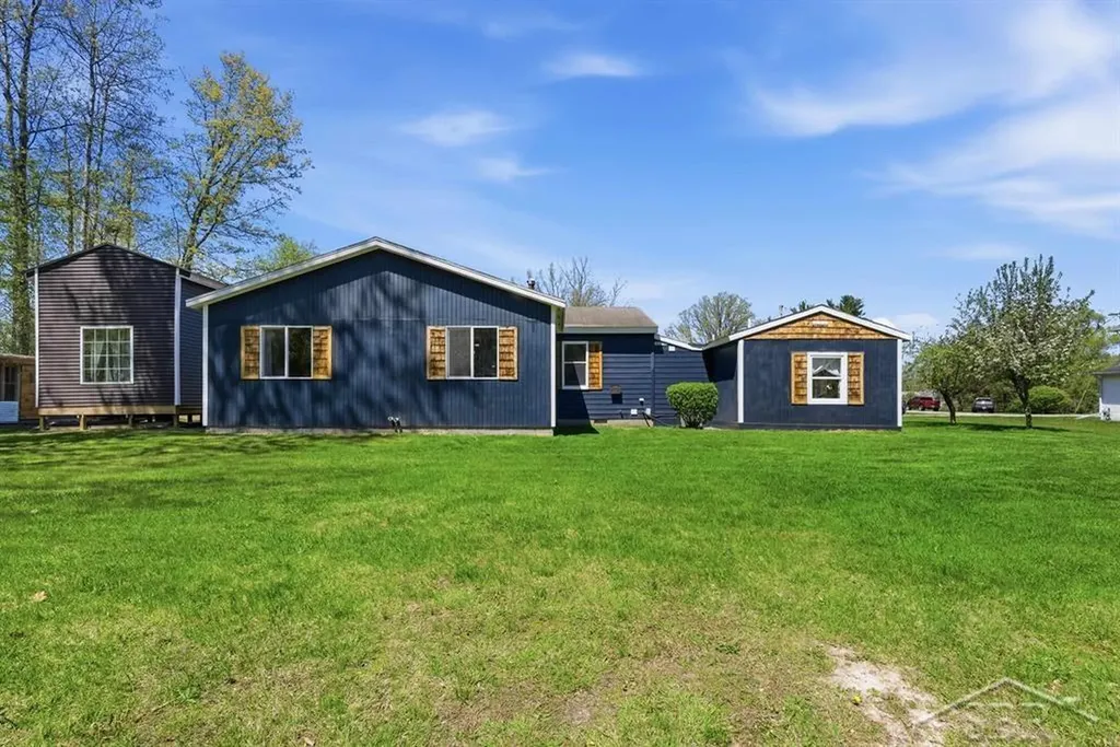 626 E Forestlawn Drive Homer Township MI 48640