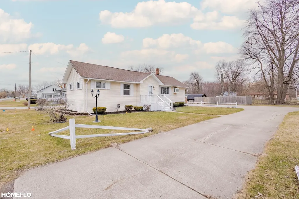 708 Sherman Road Carrollton Township MI 48604