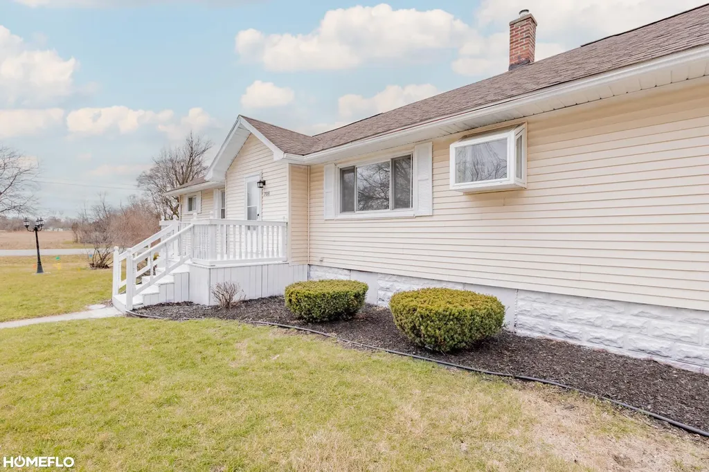 708 Sherman Road Carrollton Township MI 48604