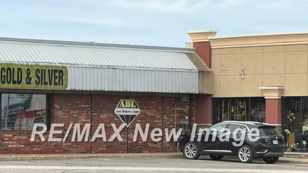 1602 S Saginaw Road Midland City MI 48640
