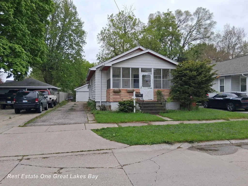 2329 Blake Street Saginaw City MI 48602