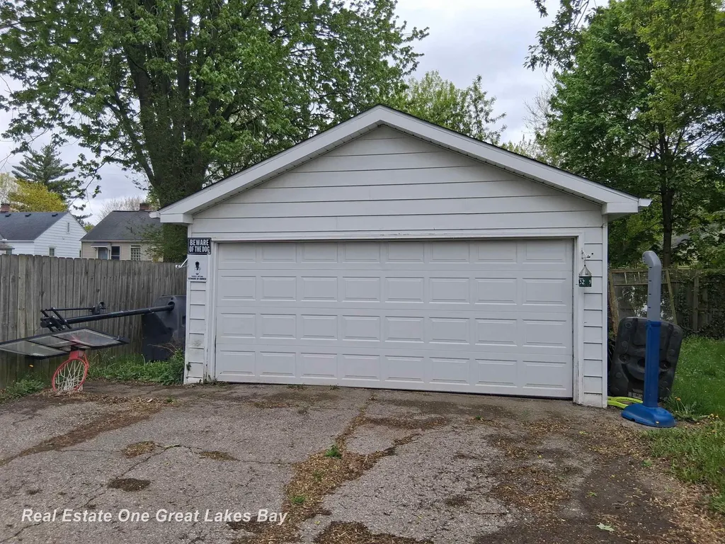 2329 Blake Street Saginaw City MI 48602