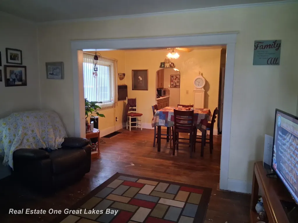 2329 Blake Street Saginaw City MI 48602