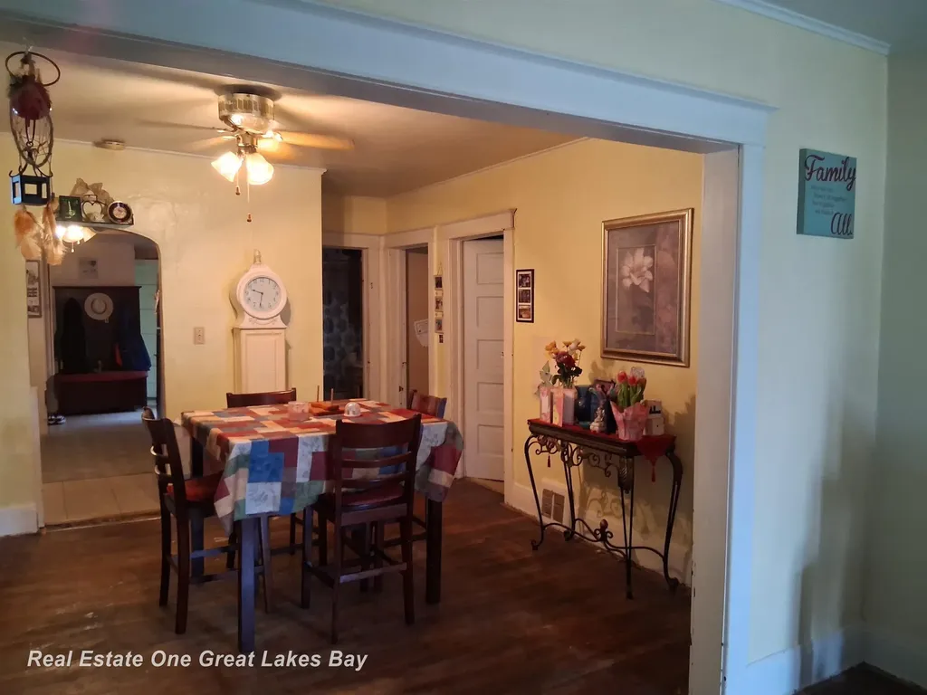 2329 Blake Street Saginaw City MI 48602