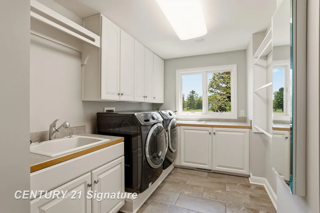 8 Appleshire Court Thomas Township MI 48623