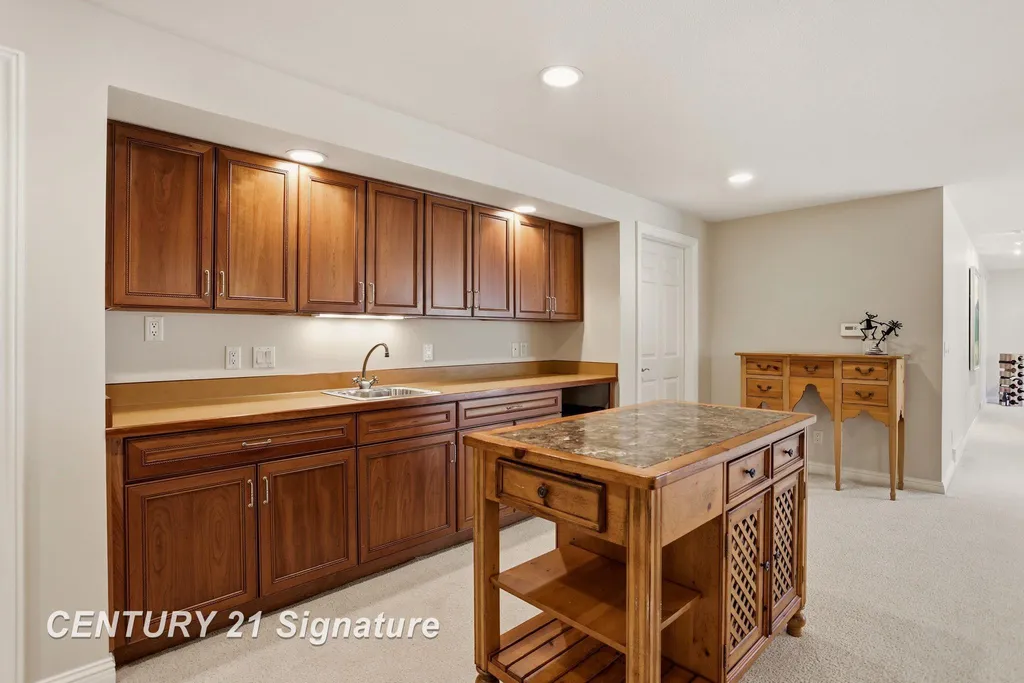 8 Appleshire Court Thomas Township MI 48623