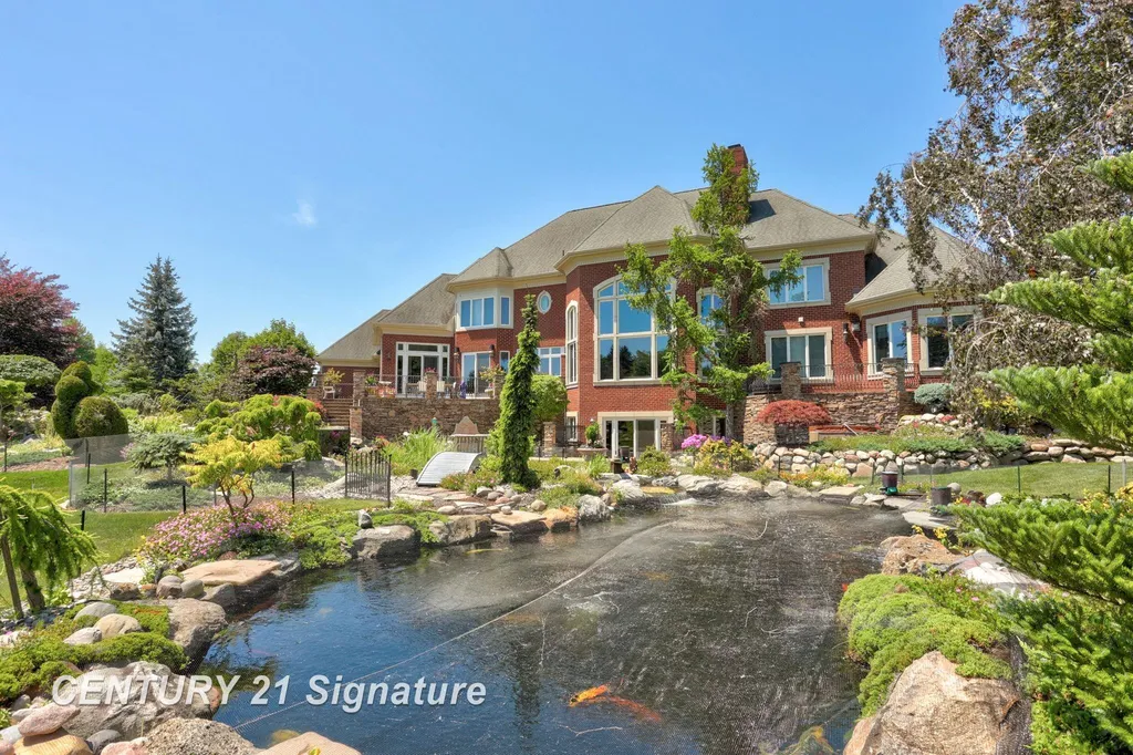 8 Appleshire Court Thomas Township MI 48623
