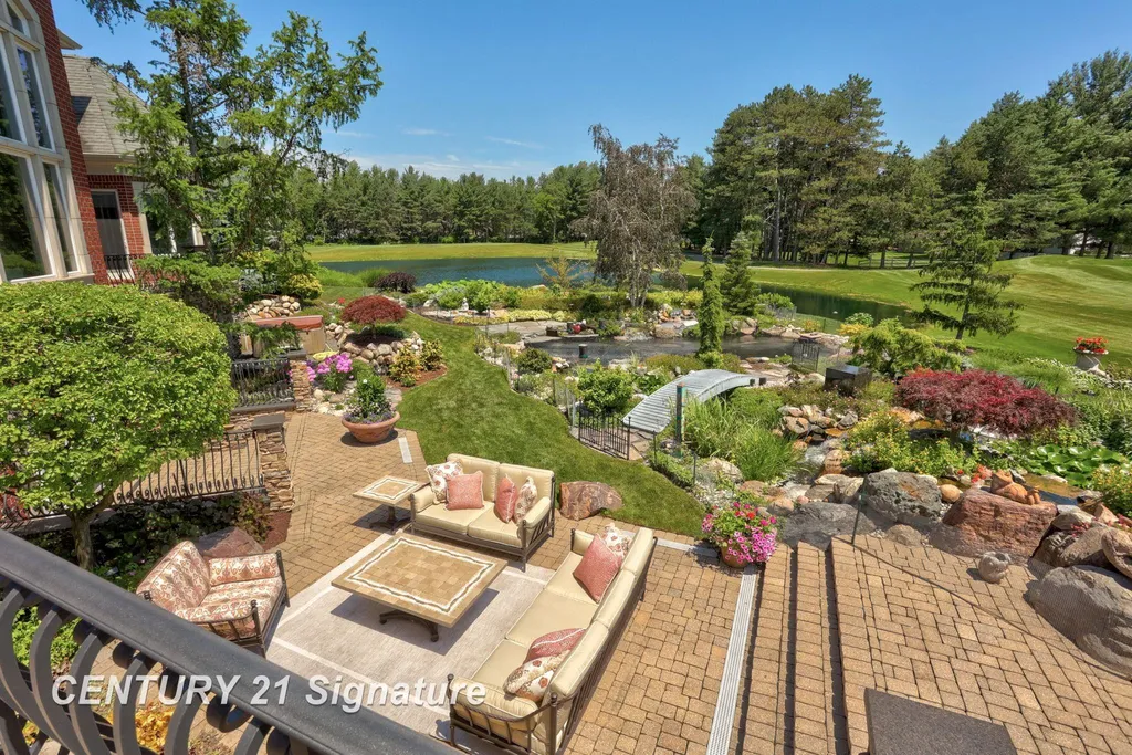 8 Appleshire Court Thomas Township MI 48623