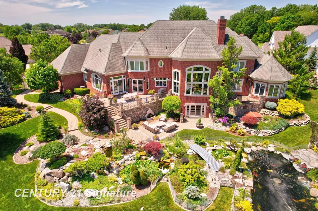 8 Appleshire Court Thomas Township MI 48623