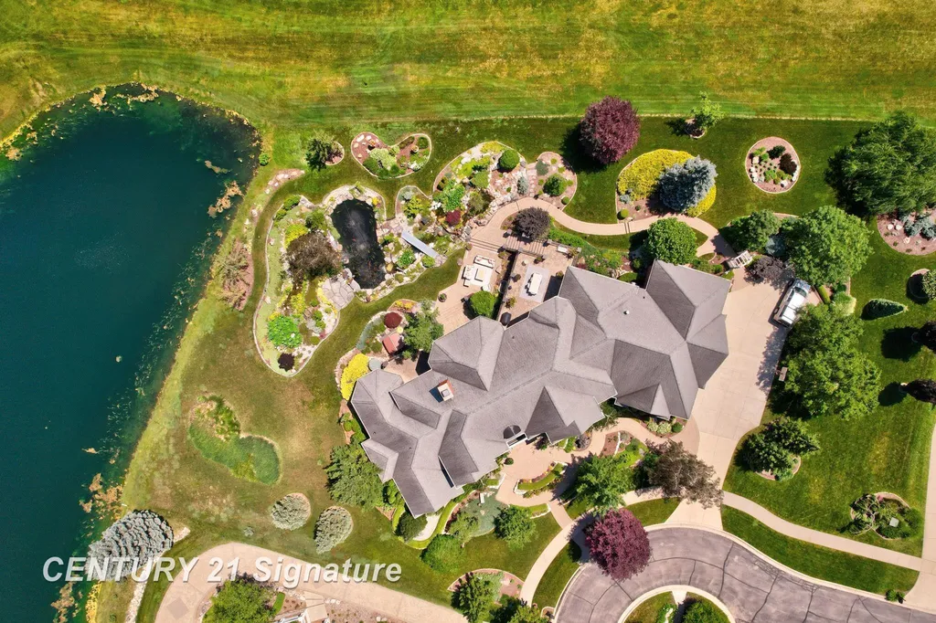 8 Appleshire Court Thomas Township MI 48623
