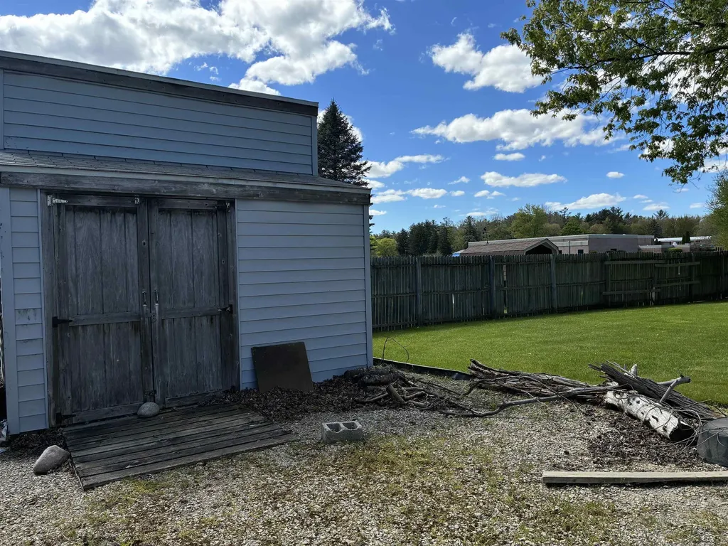 7178 London Drive Thomas Township MI 48609