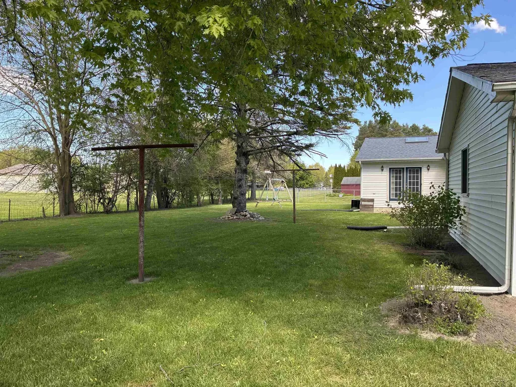 7178 London Drive Thomas Township MI 48609