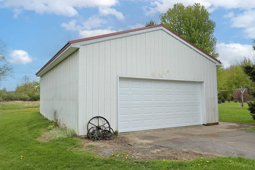 13301 Elms Road Birch Run Township MI 48415