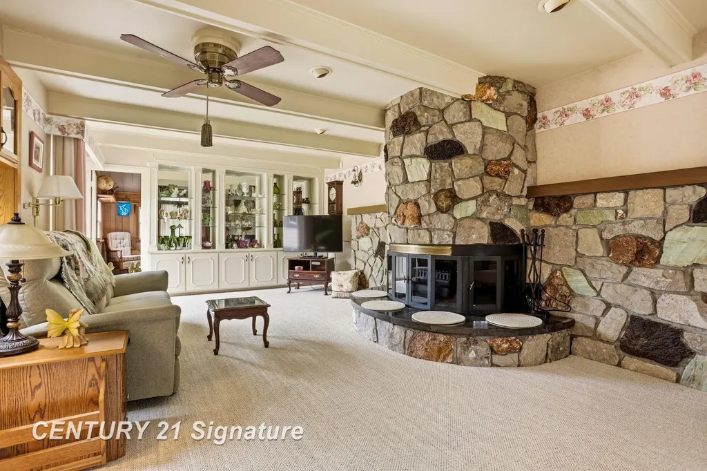 2961 Johns Drive Saginaw Charter Township MI 48603