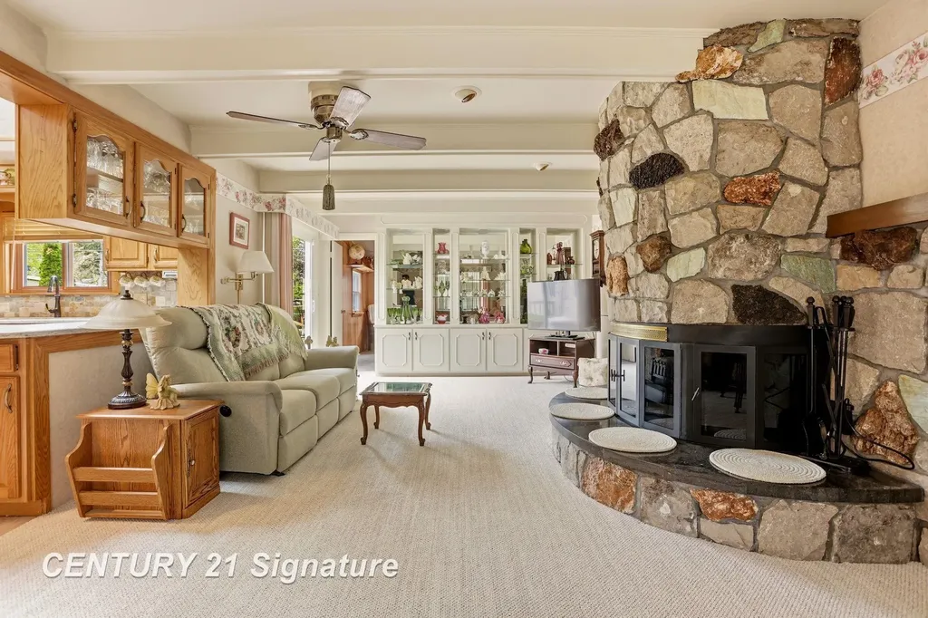 2961 Johns Drive Saginaw Charter Township MI 48603